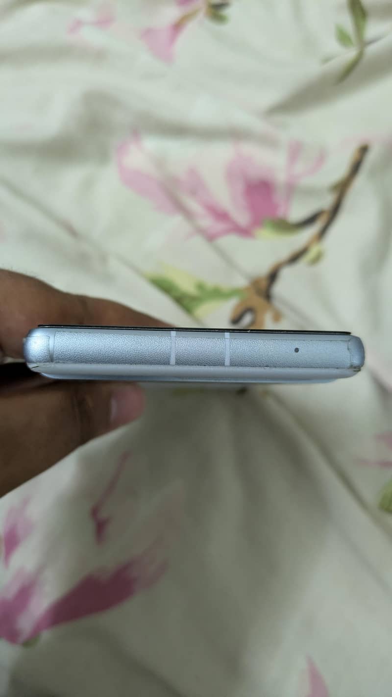 Google Pixel 7a 2