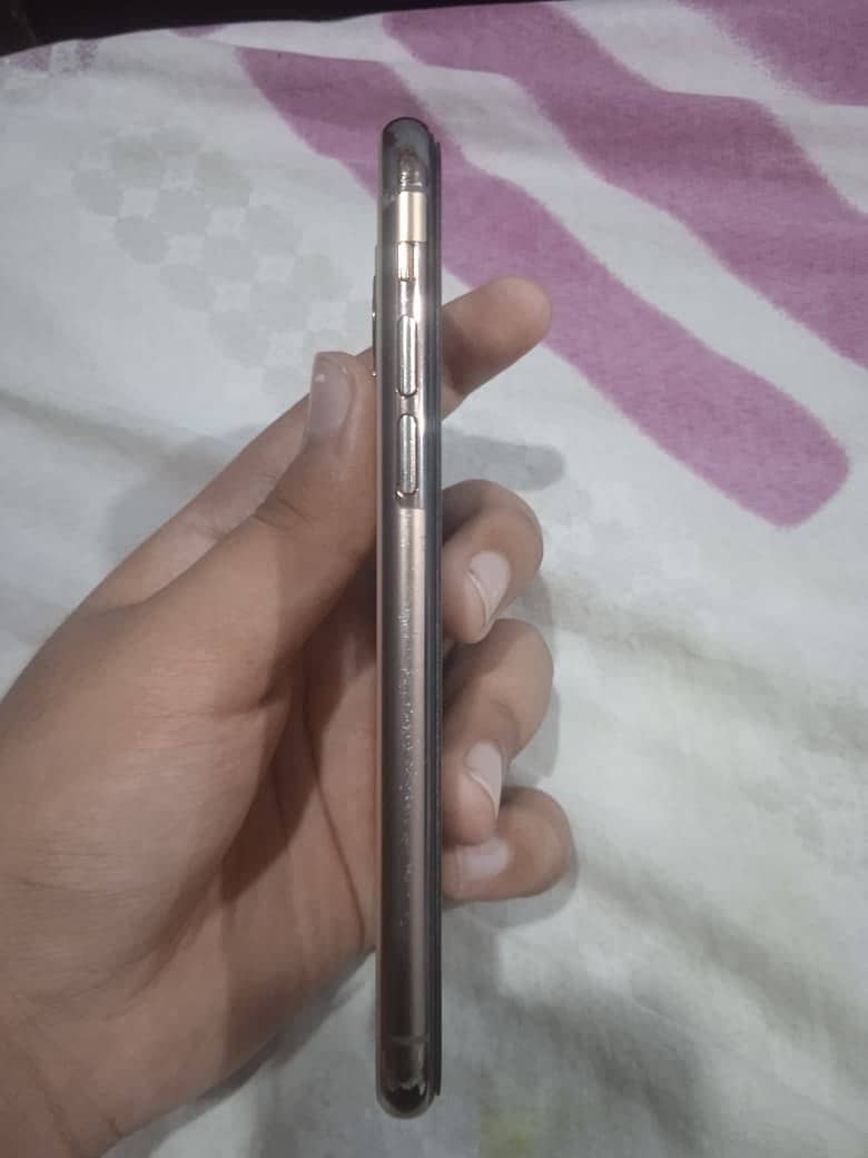 iPhone 11 Pro 2