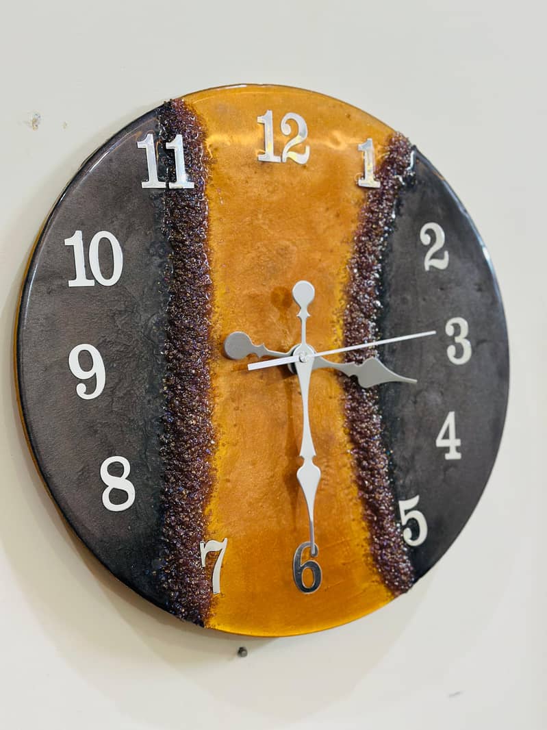 Hand made wall clock 0