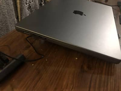 Apple MacBook  Pro 16"  M1 Pro _32GB Ram/ 512GB SSD Space Gray _ E xc
