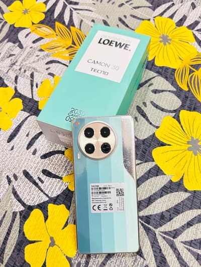 Tecno Camon 30 / 8-256Gb / with box and charger