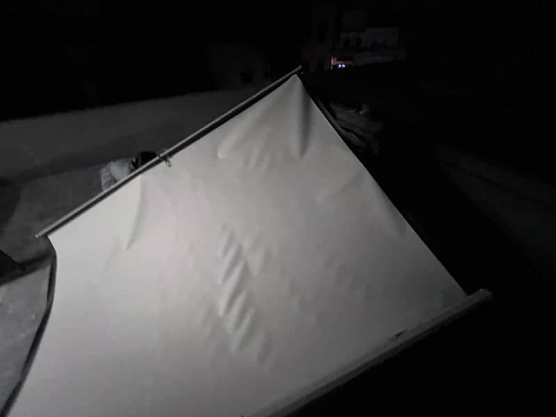 Viewsonic pj551 projector + big auto pull-down projector screen 3