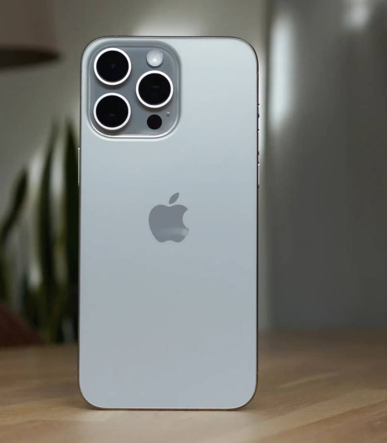 iPhone 15 pro max 0