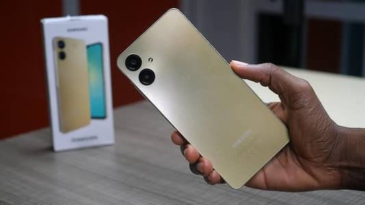 samsung A06 gold