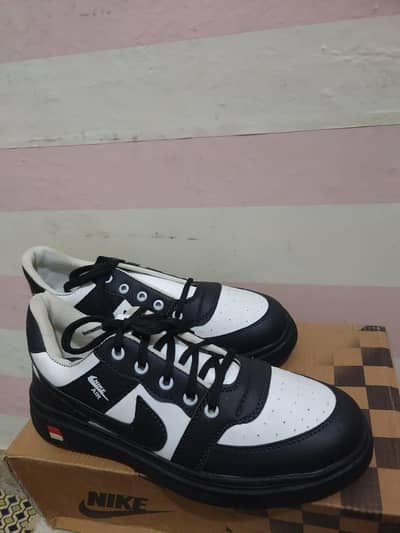 Boys joker shoes
