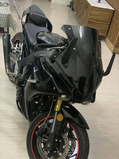Yamaha R1 m 400 cc heavy bike for sale