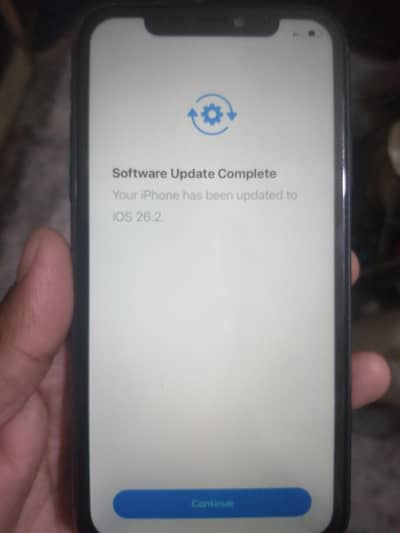 iphone 11 h bypass hony wala baki all okay  read description