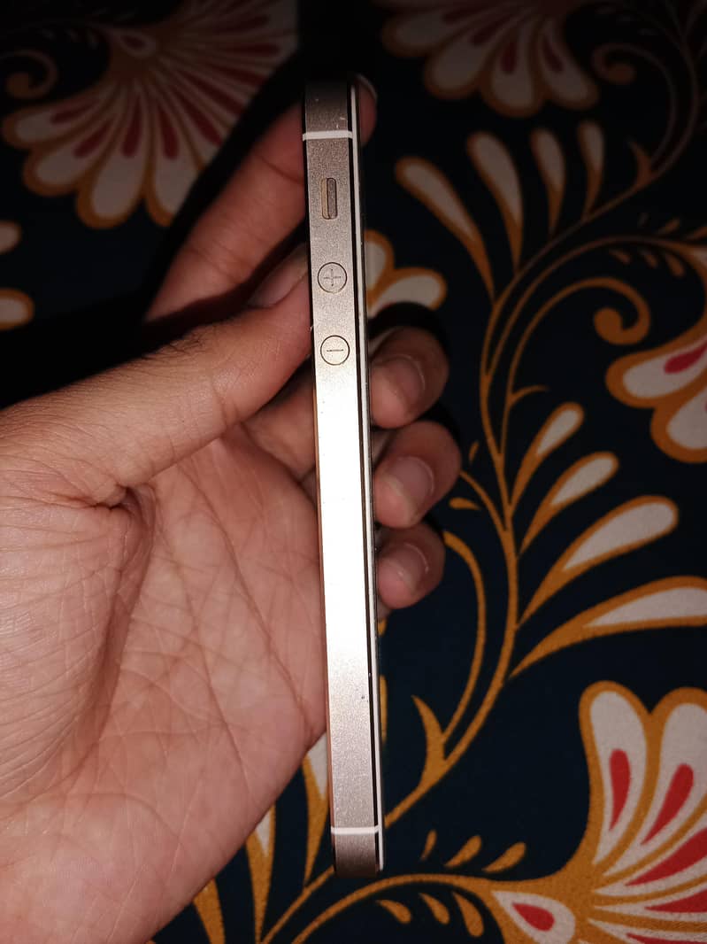 Apple iPhone 5s 4