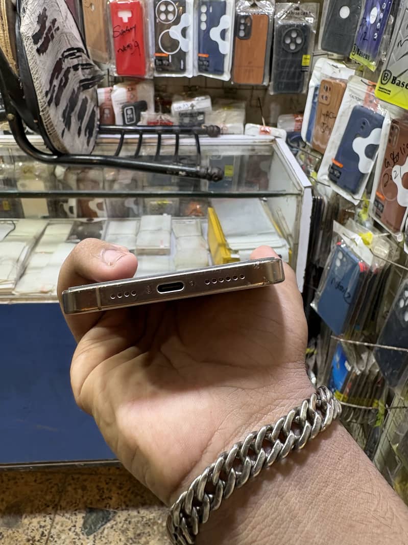 iPhone 16pro max Jv 256 6