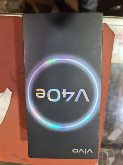 vivo v 40e 8/256 box available . . without charger