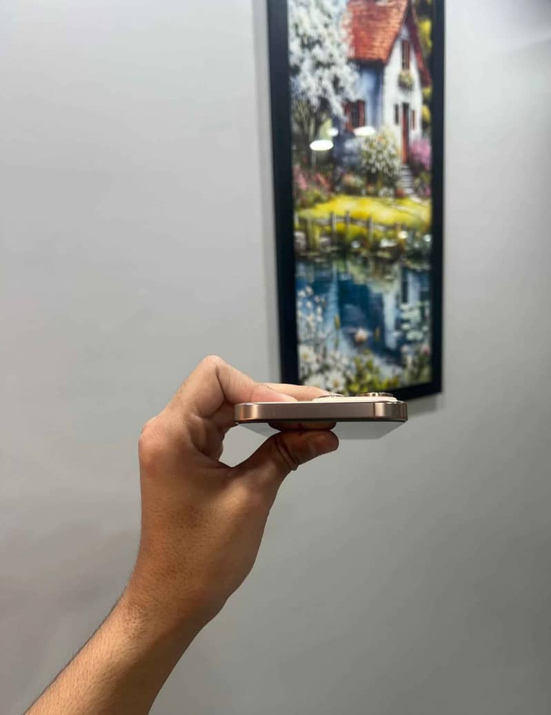 IPhone 16 pro max 3