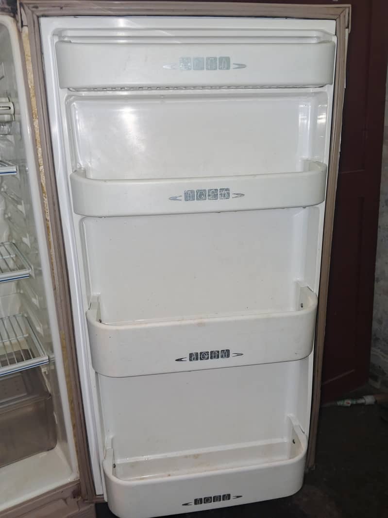 refrigerator 3