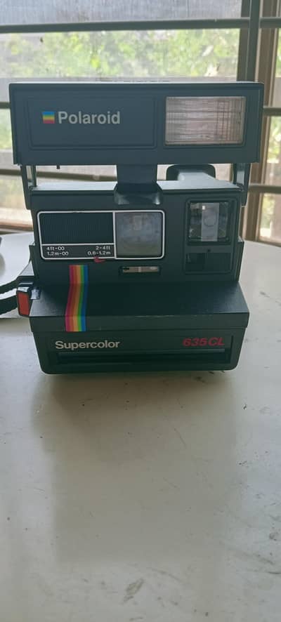 polaroid camera  635cl