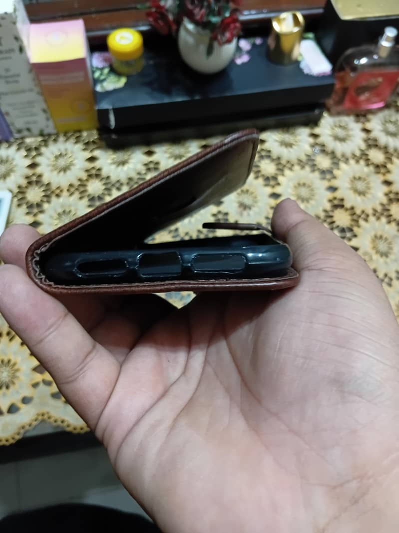 Iphone 11 Book Case 4