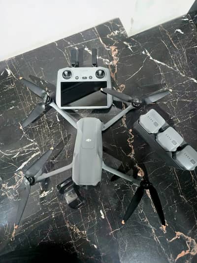 DJI Air 3 (Fly-More Combo) Drone – Like Brand New | 10/10 Condition