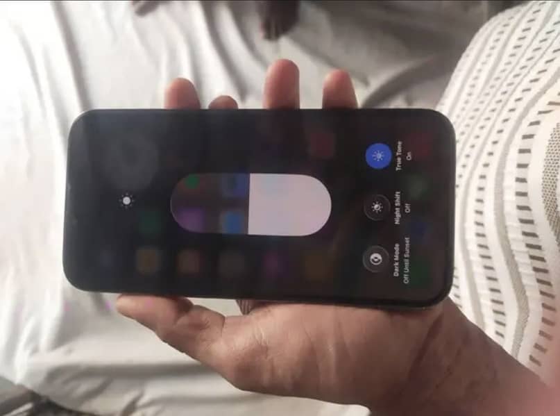 iPhone 13 Pro Max 8