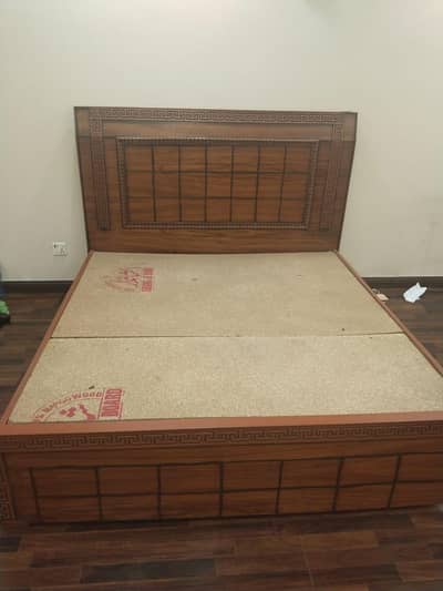 KING SIZE BED WITH MATRESS