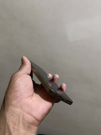 iPhone 13pro Max  256        10 by 10