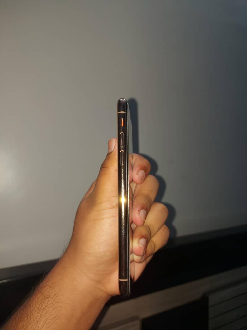 IPHONE XS 1