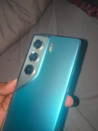 camon 40 pro