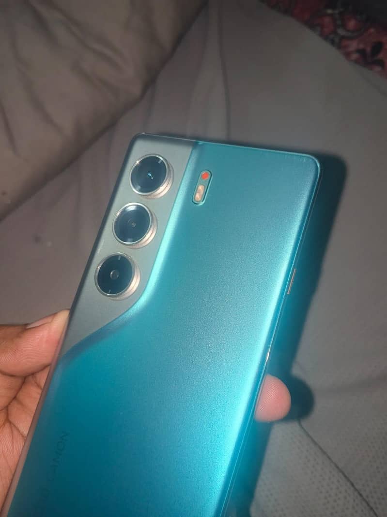 camon 40 pro 0