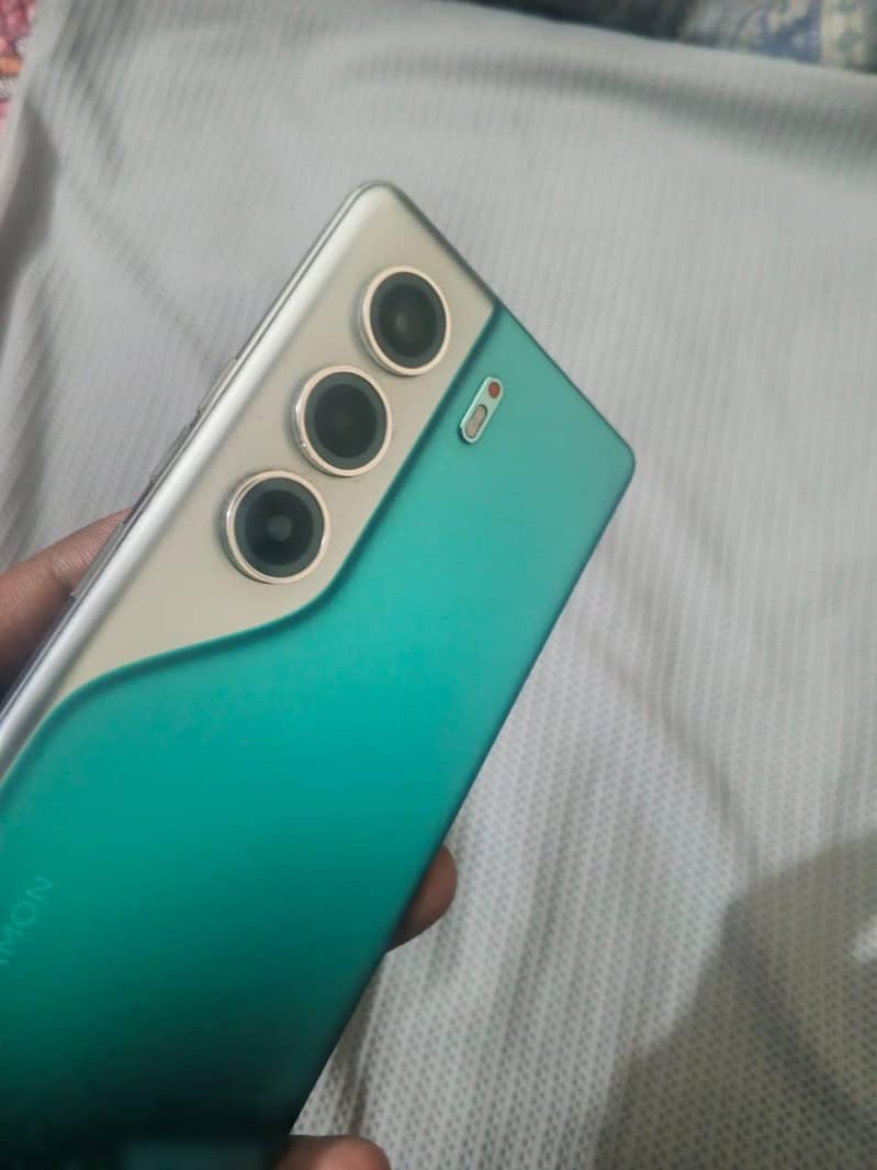 camon 40 pro 2