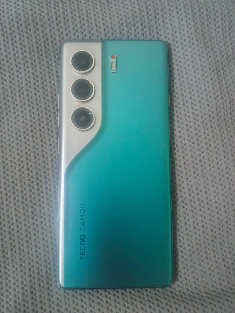 camon 40 pro 6