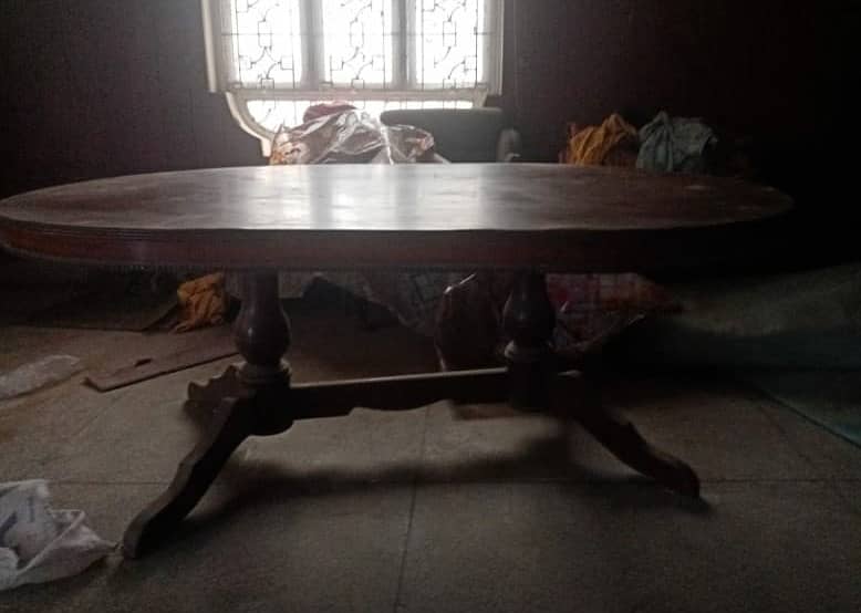 Solid wood dining table condition 8 by 10 0