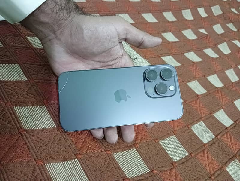 iPhone 14 pro 3