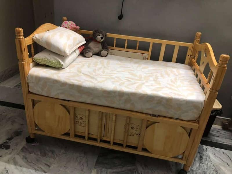 baby cot 1