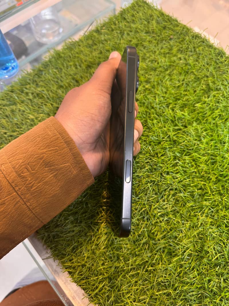 IPHONE 16RO MAX 2