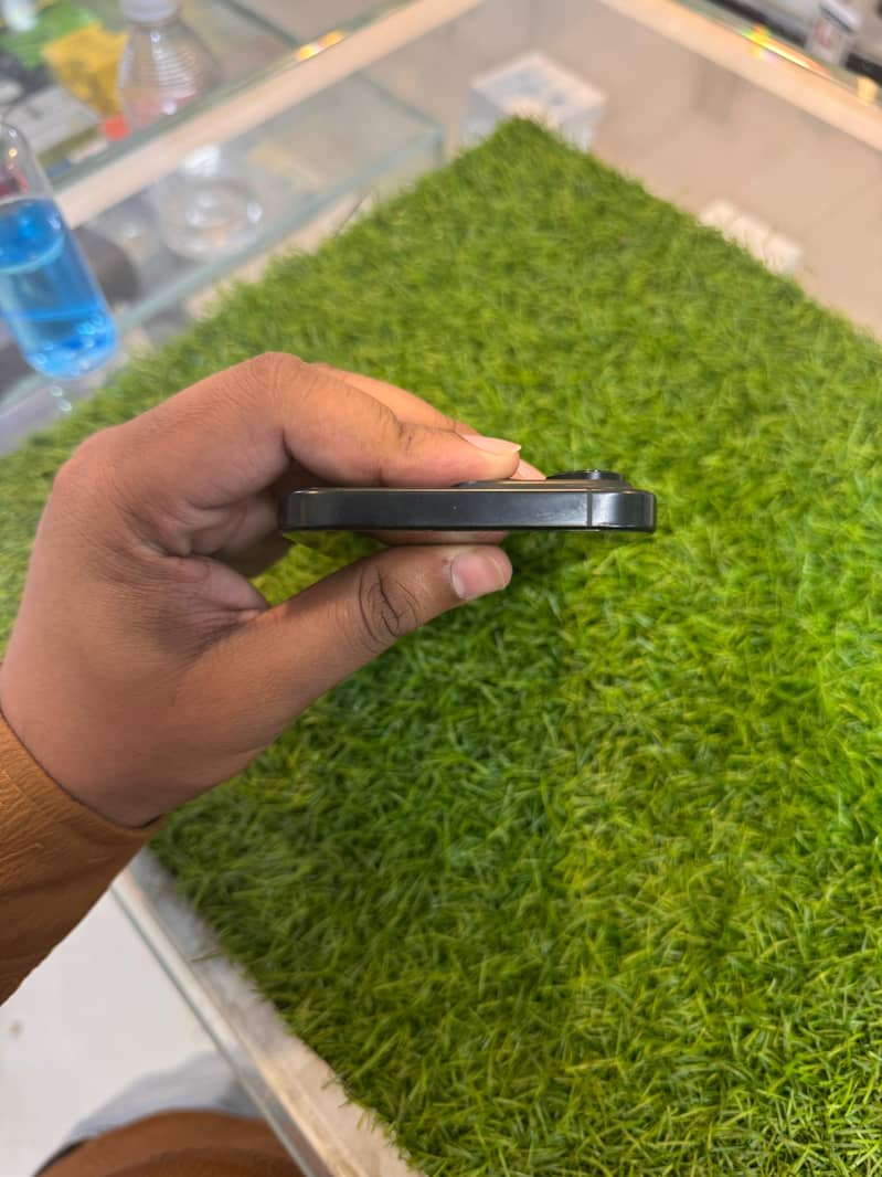 IPHONE 16RO MAX 4