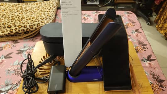 Straightener  Hair (Dyson Corrale™ straightener) Just Box Open not use