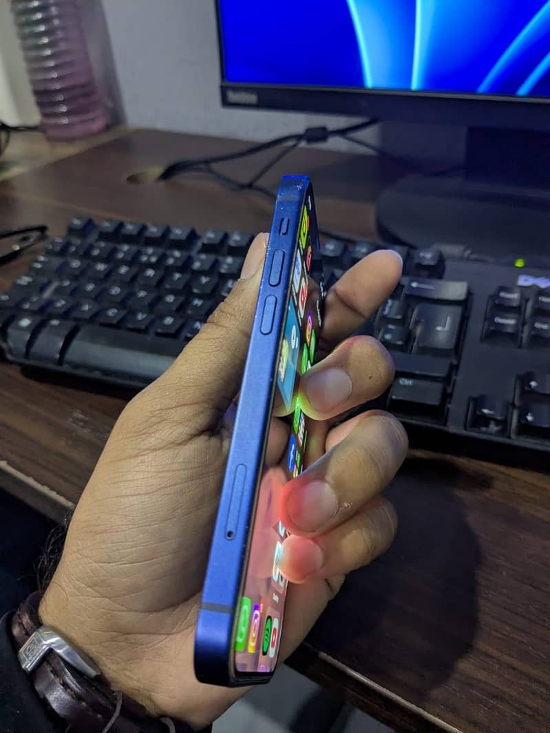 iPhone 12 mini 1