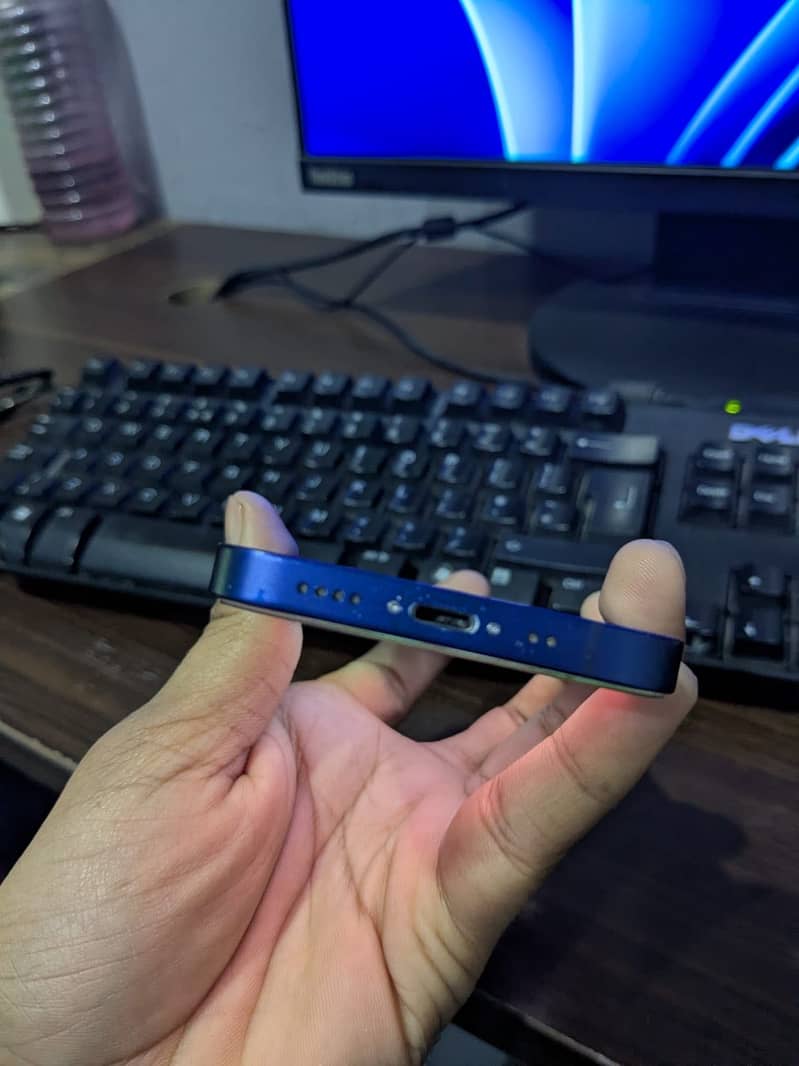 iPhone 12 mini 4
