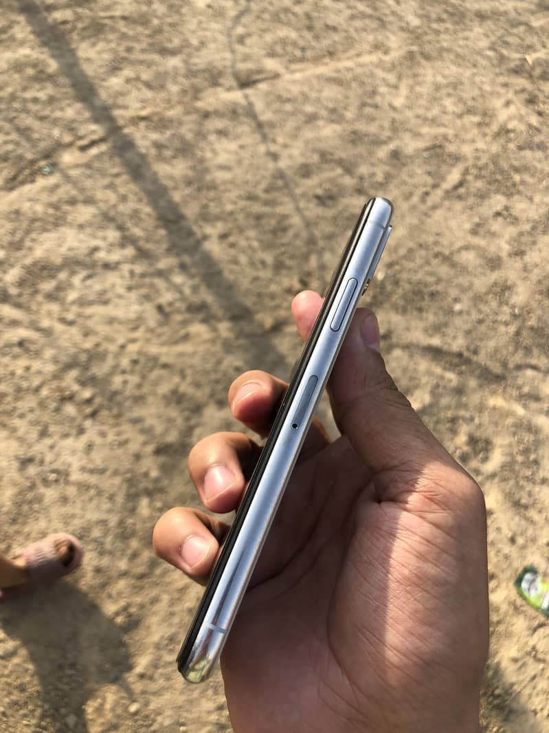 iPhone X 3