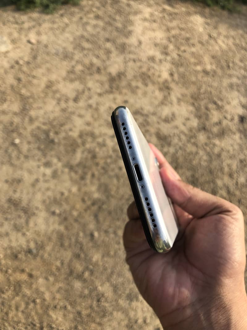 iPhone X 5