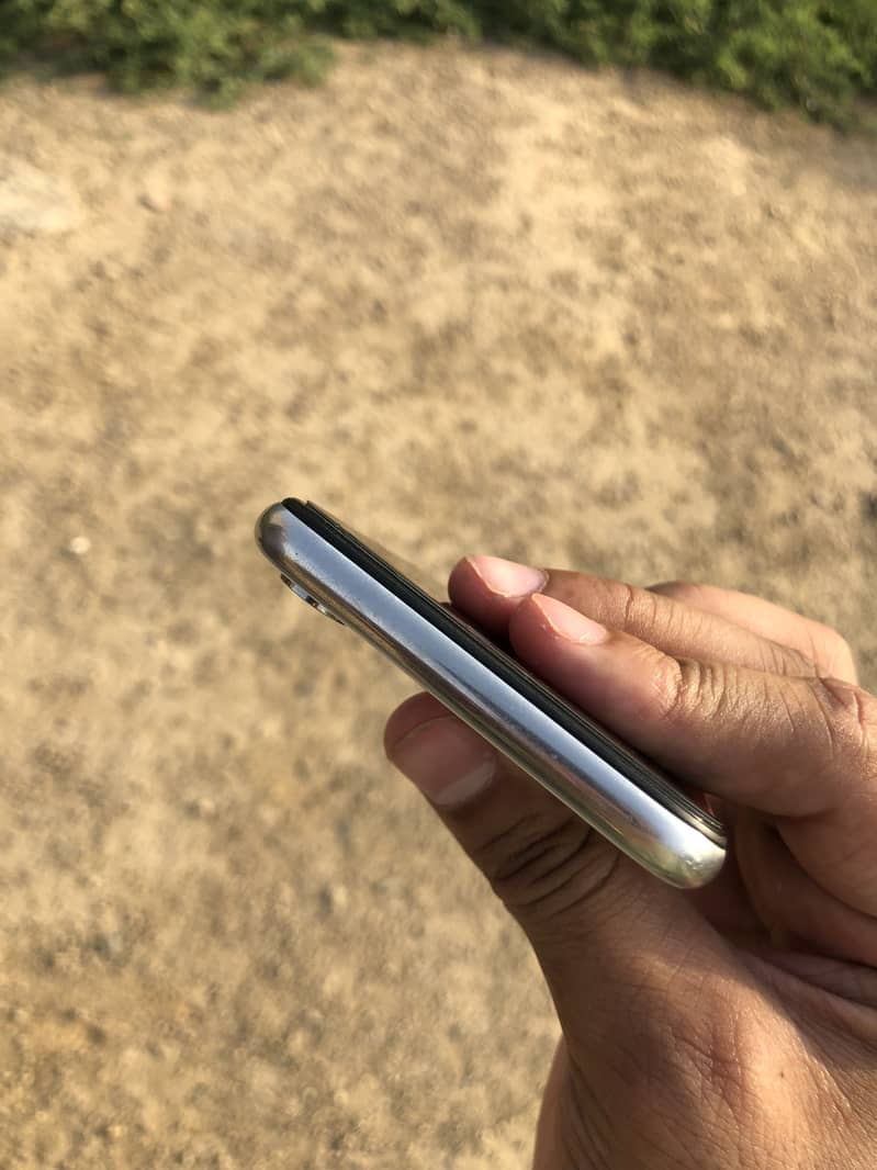 iPhone X 6