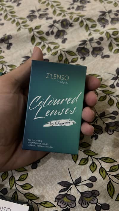Eye lenses for colour change