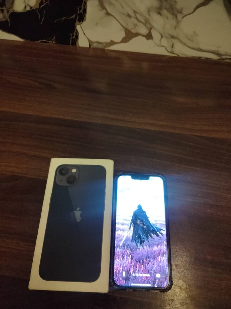 iPhone 13 4