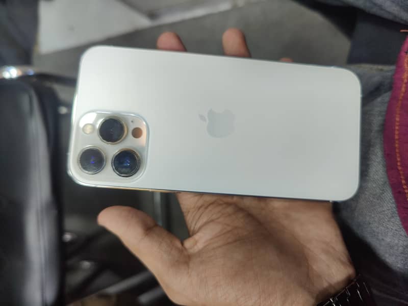 iphone 13 pro max 4