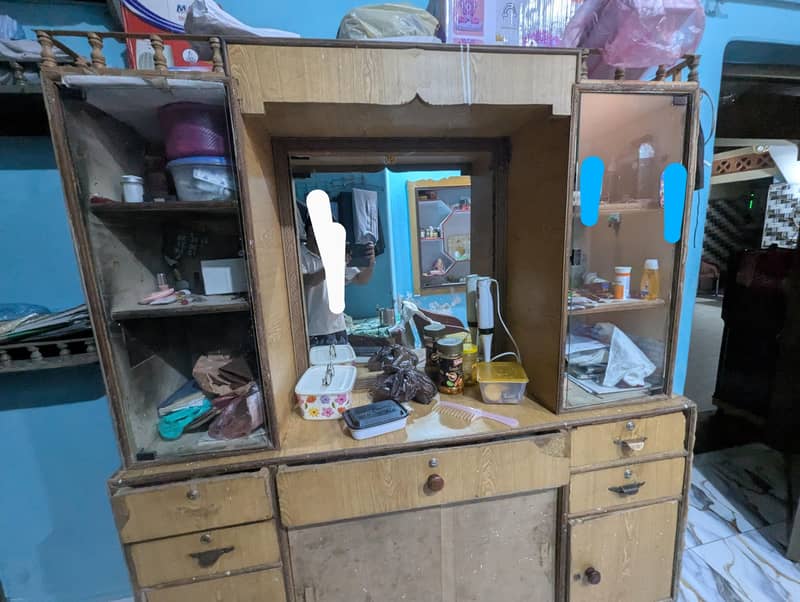 Dressing Table good in condition 1