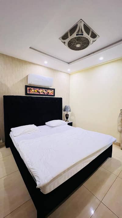 One Bedroom Vip apartment available on daily basis in bahria town LHR