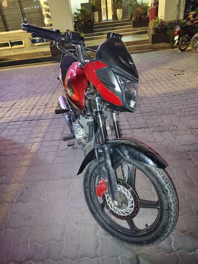Honda CB125F 2025 – Applied For – 4500 KM – 10/10 Condition