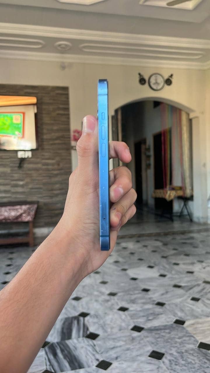 Iphone 13 4