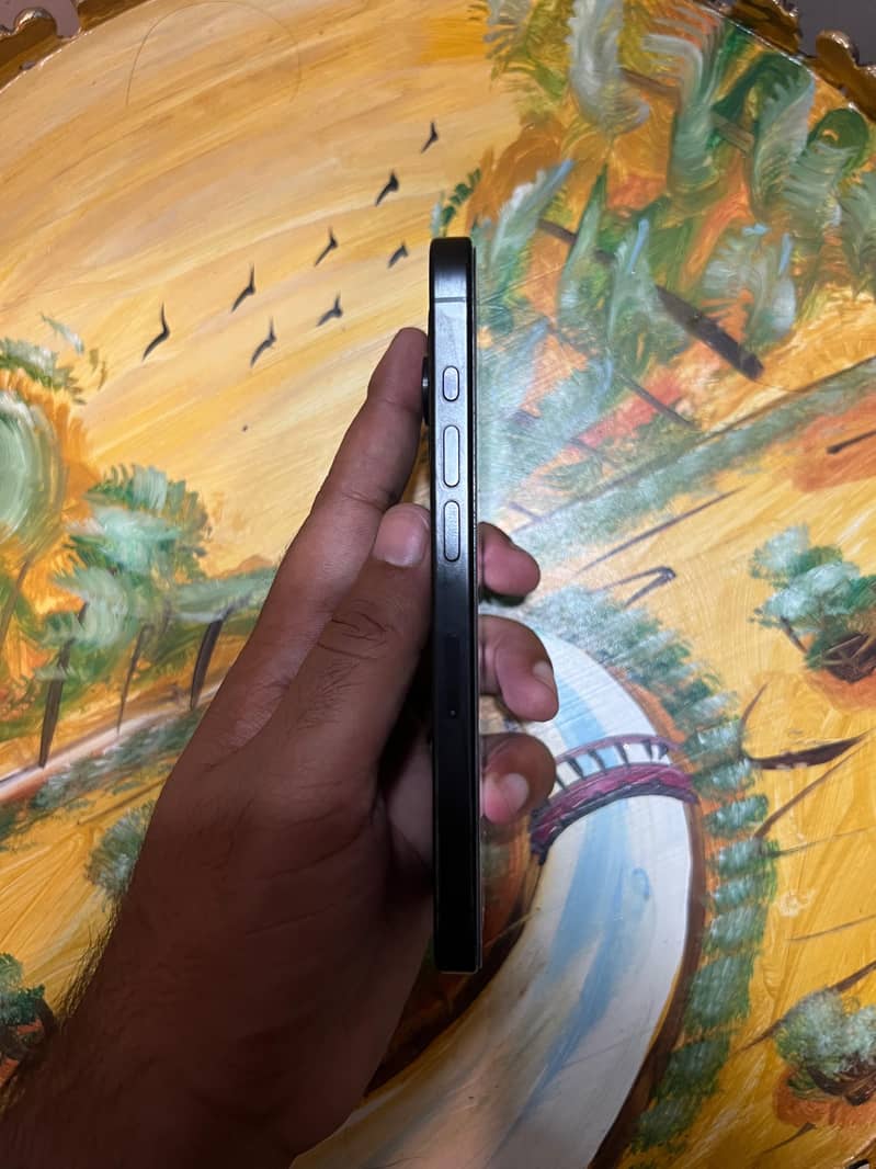 iPhone 15 pro 3