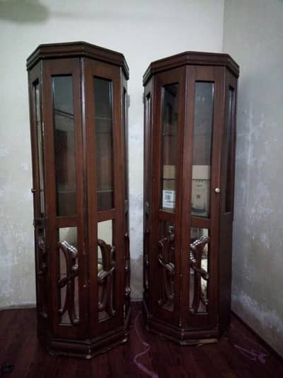 HEXAGON SHAPE SHOW CASE ALMARI