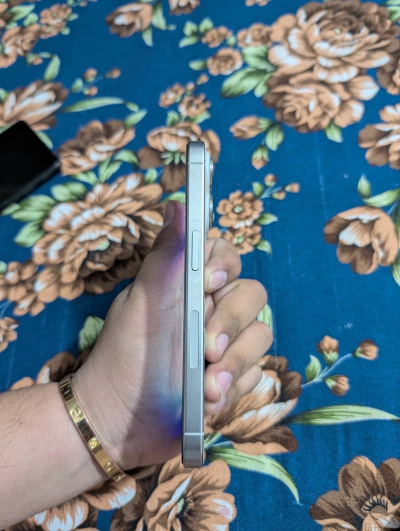 Iphone 15 pro 4