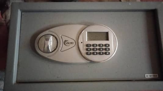 Safe locker