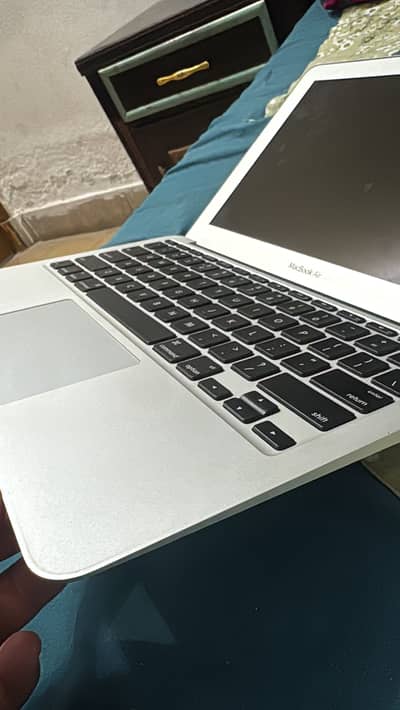 Mackbook 20014 6-128 total orignal price almost final